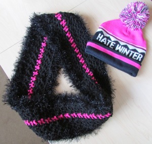 scarf_infinity black & hot pink1